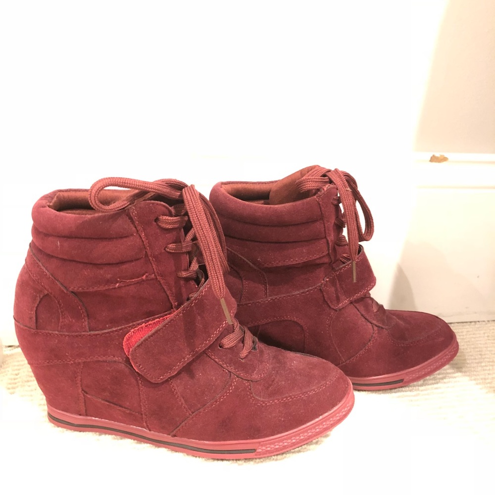Wedged sneakers